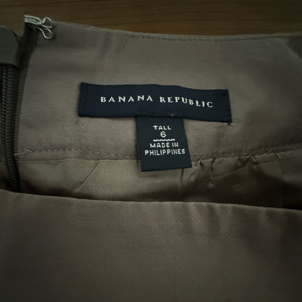 Banana Republic Women’s Tiered Ruffle Skirt - Picture 3 of 5
